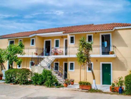 Lemon Tree Apartments B C Аргостолион Экстерьер фото