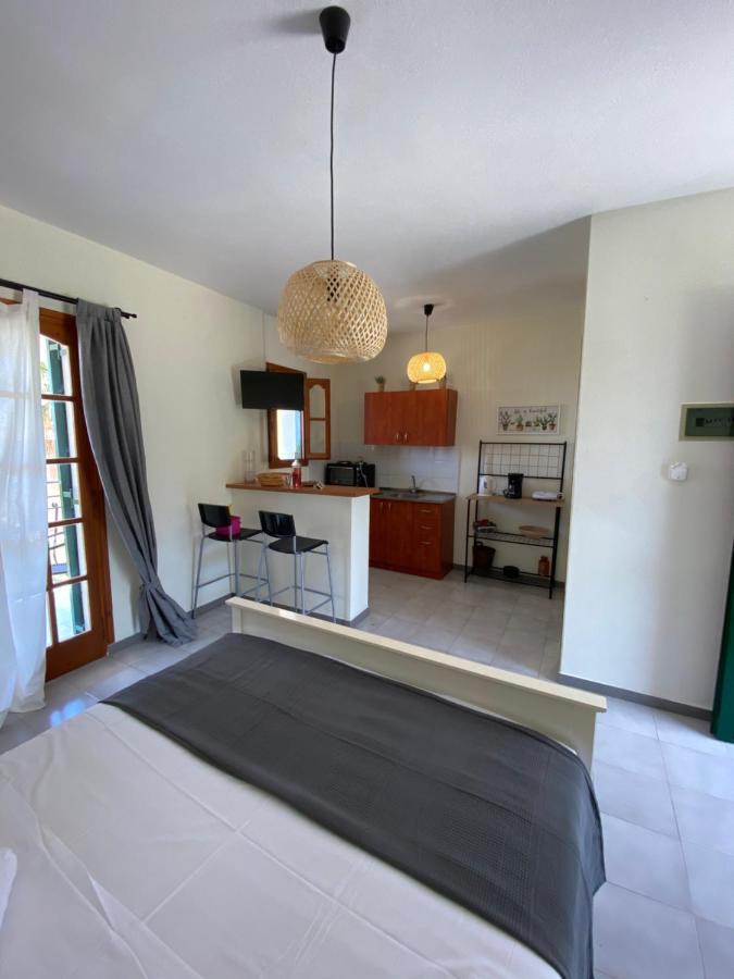 Lemon Tree Apartments B C Аргостолион Экстерьер фото